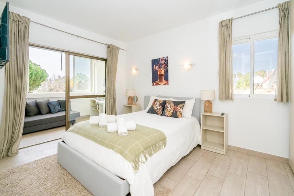 Spacious 1 Bed In Vilamoura, Fast Wifi & Pool Quarteira Eksteriør bilde