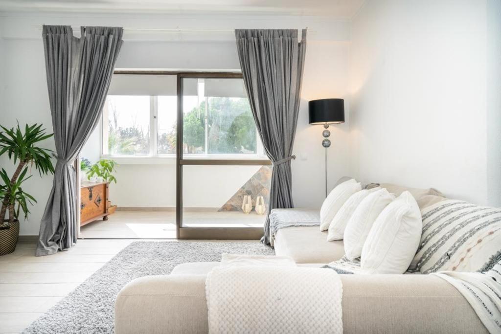 Spacious 1 Bed In Vilamoura, Fast Wifi & Pool Quarteira Eksteriør bilde